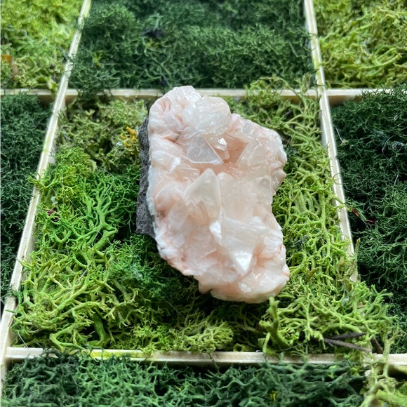 🌸 Pink Heulandite Crystal - Picture 4 of 12